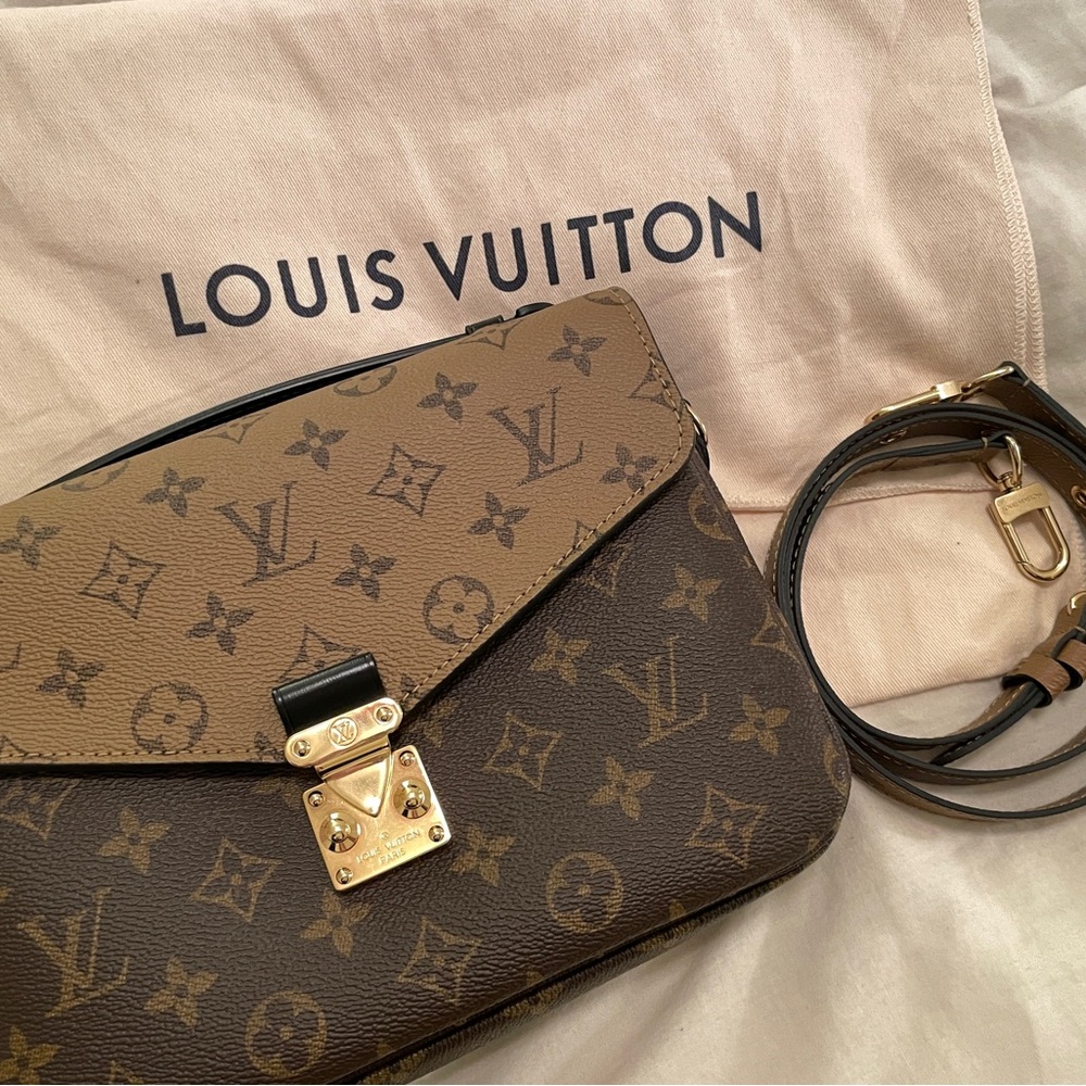 ❌ SOLD ❌ Louis Vuitton Pochette Metis Reverse